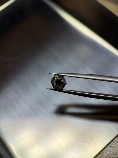 トラピチェガーネッ（8）