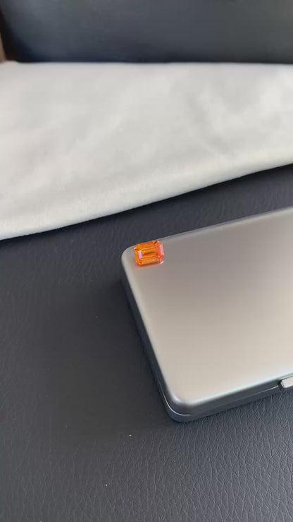 オレンジ サファイア （加熱処理）