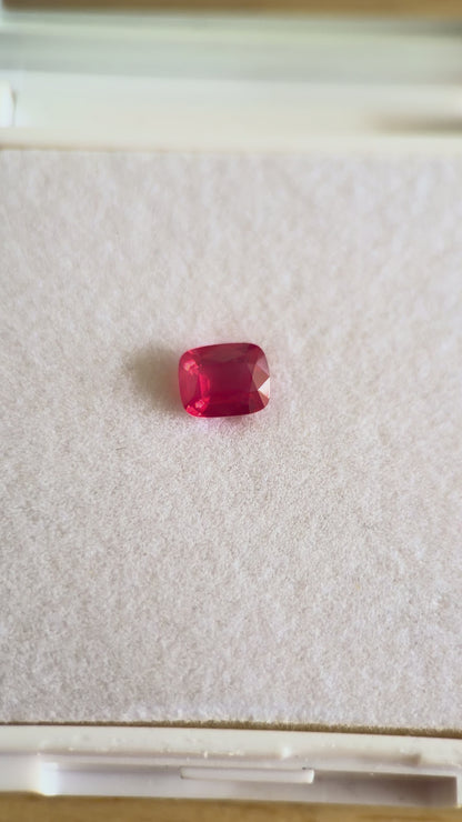 オレンジレッド・スピネル