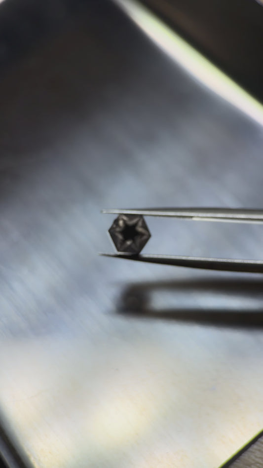 トラピチェガーネッ（8）