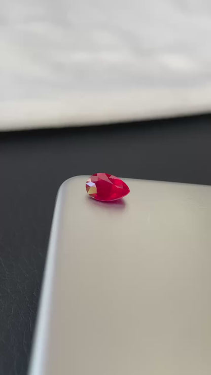 ピジョンブラッド・ルビー