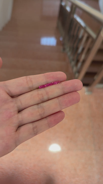 ネオンピンク・スピネル（ミャンマー産）