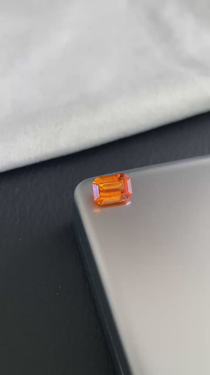 オレンジ サファイア （加熱処理）